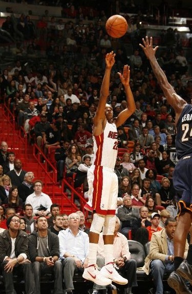 而是伦纳德 而是伦纳德